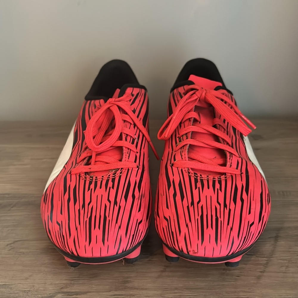 Puma soccer cleats. - Picture 2 of 6